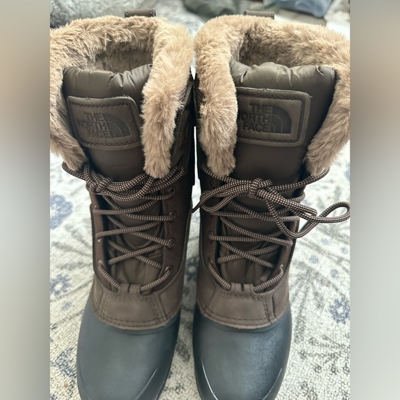 Northface Waterproof Boots - Picture 4 of 8